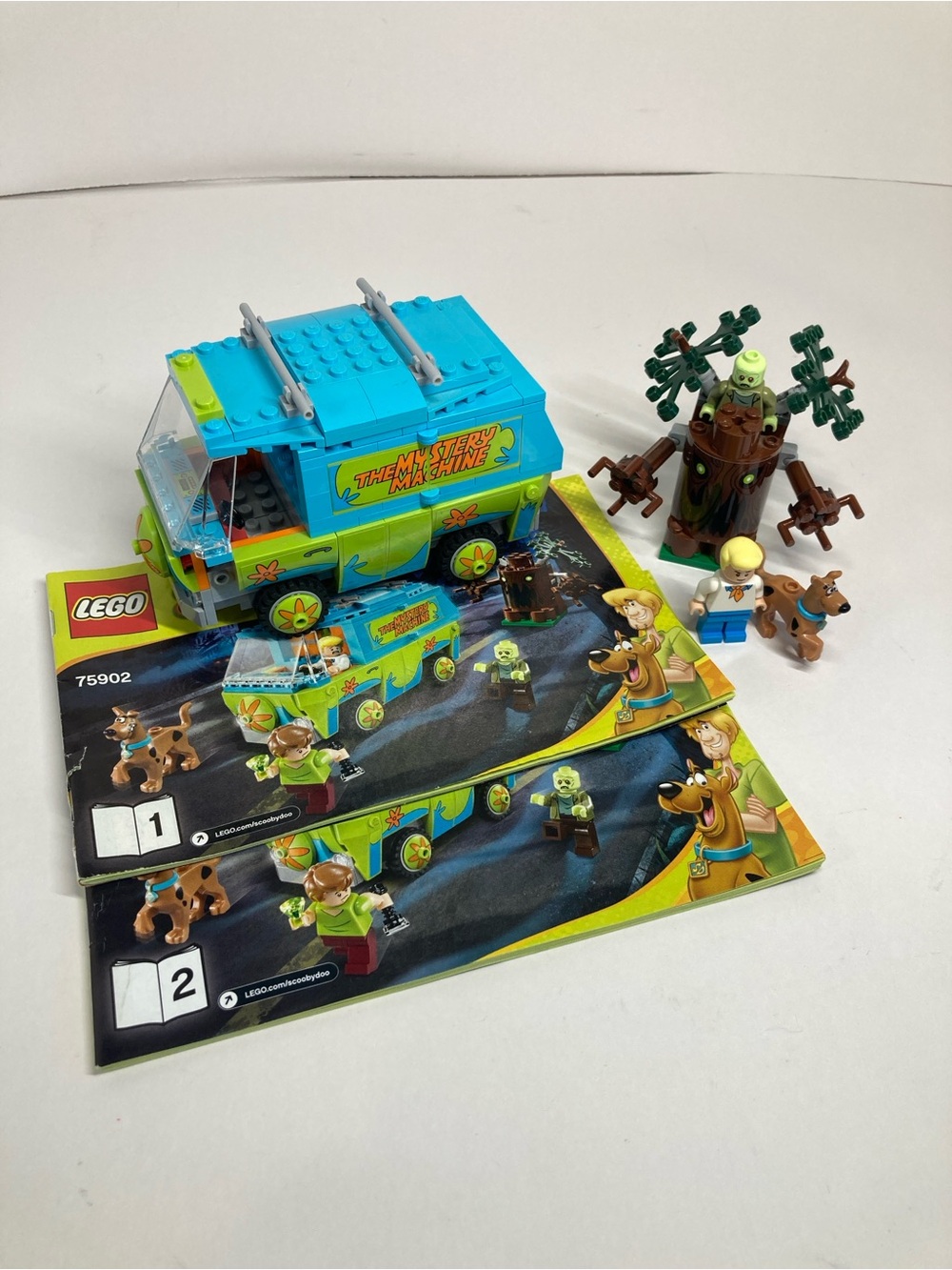 LEGO Scooby-Doo 75902 The Mystery Machine Near Complete With Manual